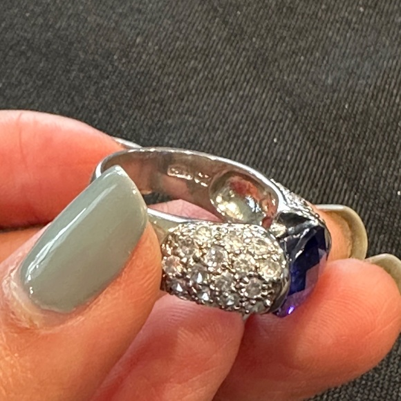 Blue & White Cubic Zirconia - Picture 5 of 6